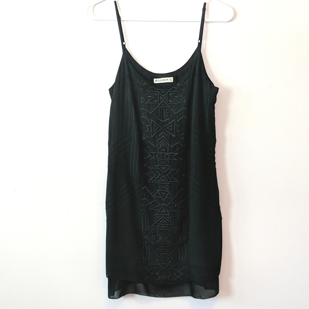 3/25$ Gentle Fawn Black Embroidered Tunic
